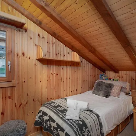 Chalet D'arbi Sauna Chalet Perfect For Families 샬레 *